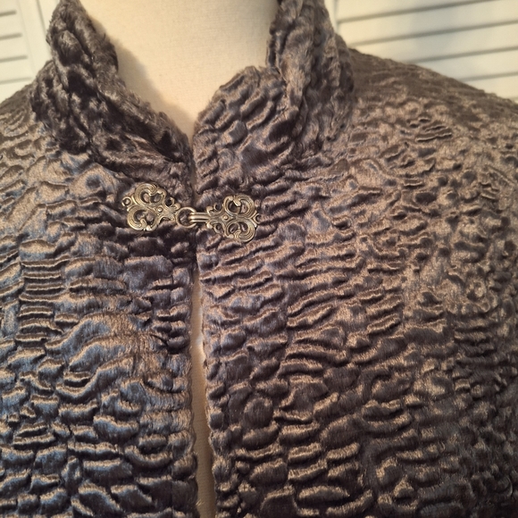 Koret black faux Persian lamb fur cape coat size medium *AH1 - Picture 8 of 8